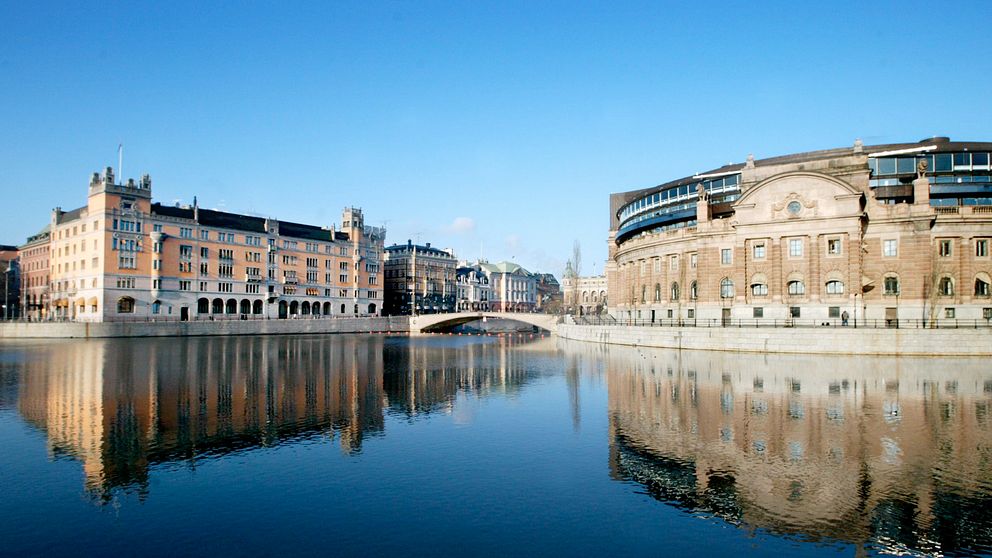 Exteriörer på Rosenbad och riksdagshuset i Stockholm