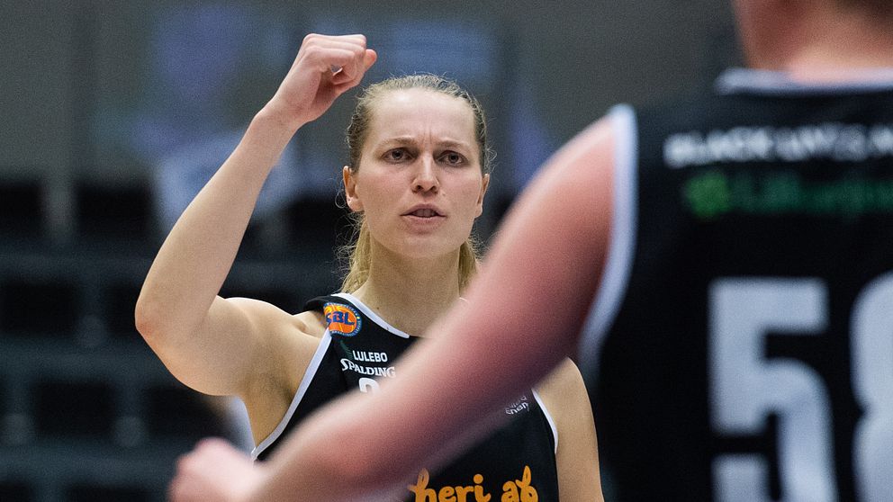 Ellen Nyströms Luleå tog en klar seger mot serietvåan Södertälje och vinner grundserien i basketligan. Bilden är från en tidigare match.