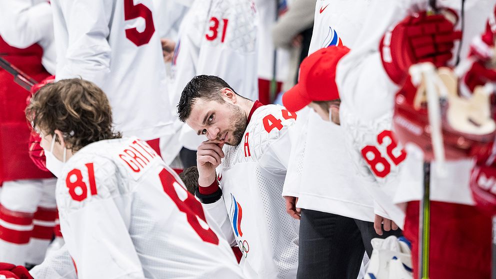 Jegor Jakovlev deppar efter ROC:s förlust mot Finland under OS i Peking.