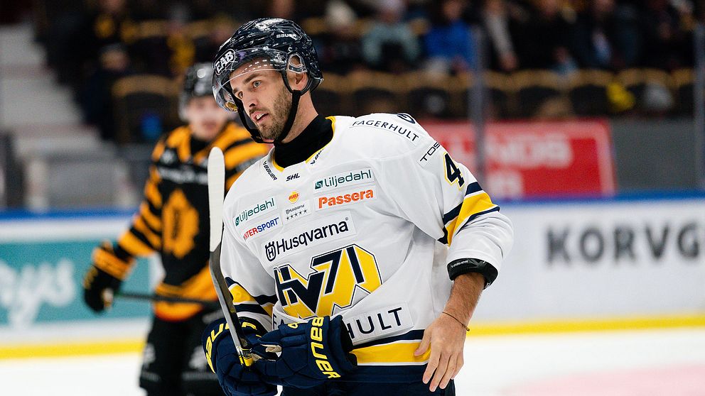 Niklas Hjalmarsson avslutar karriären | SVT Nyheter