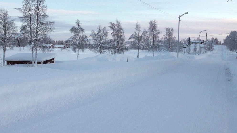 Bilväg i Lainio, Kiruna kommun.