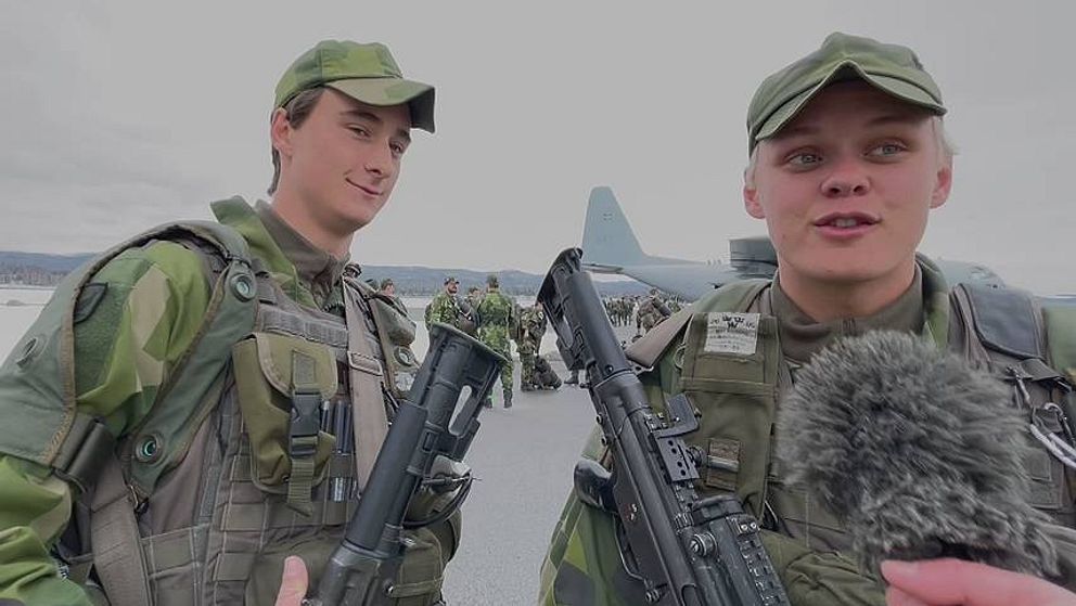 Noha Nichol och Otto Reithner, värnpliktiga på I21-regementet i Sollefteå.