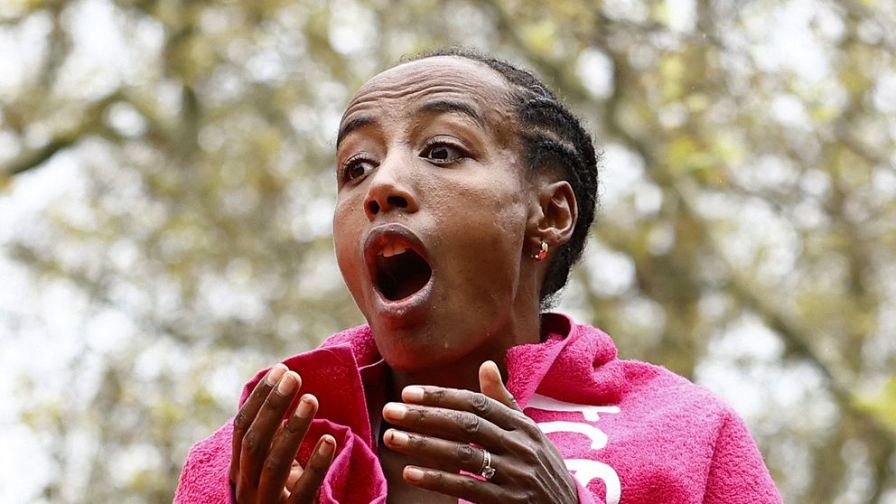 Sifan Hassan var känslomässigt berörd efter segern i London Marathon i söndags.