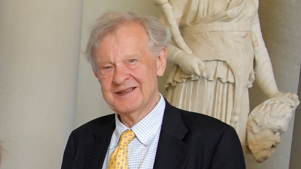 Finansmannen Gustaf Douglas är död | SVT Nyheter