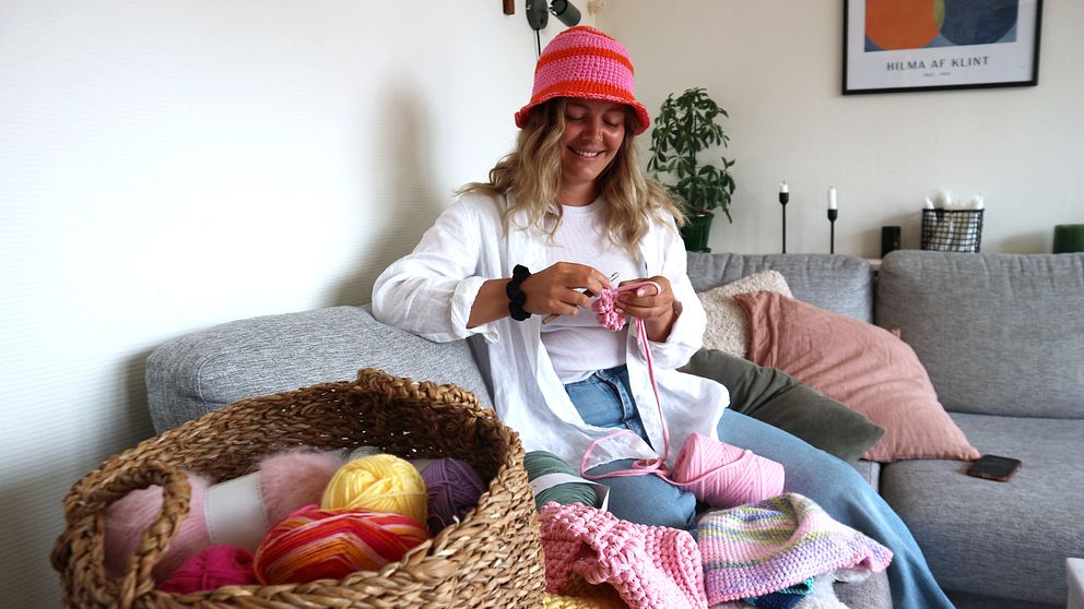Josefin Trege Nilsson i Karlskrona virkar. Virkning.