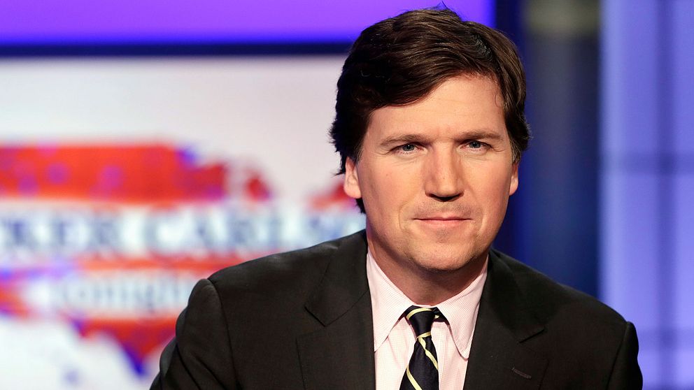 Tucker Carlson lanserade under onsdagen ett eget tv-program på Twitter, ”Tucker on Twitter”. Kort efteråt stämdes han av tidigare arbetsgivaren Fox News för kontraktsbrott.