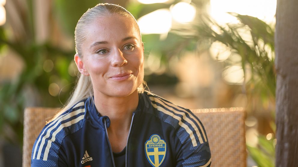 Stina Lennartsson jublar efter att ha blivit blixtinkallad till VM.