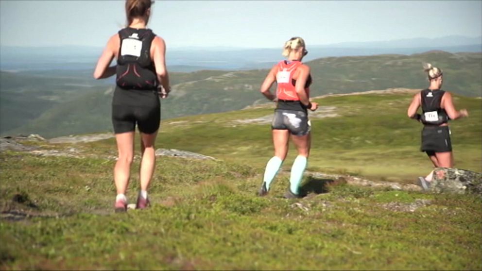 Löpare i fjällmiljö nära Åre.