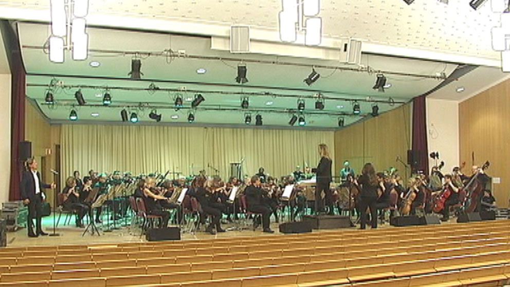 Karlskoga symfoniorkester på scen
