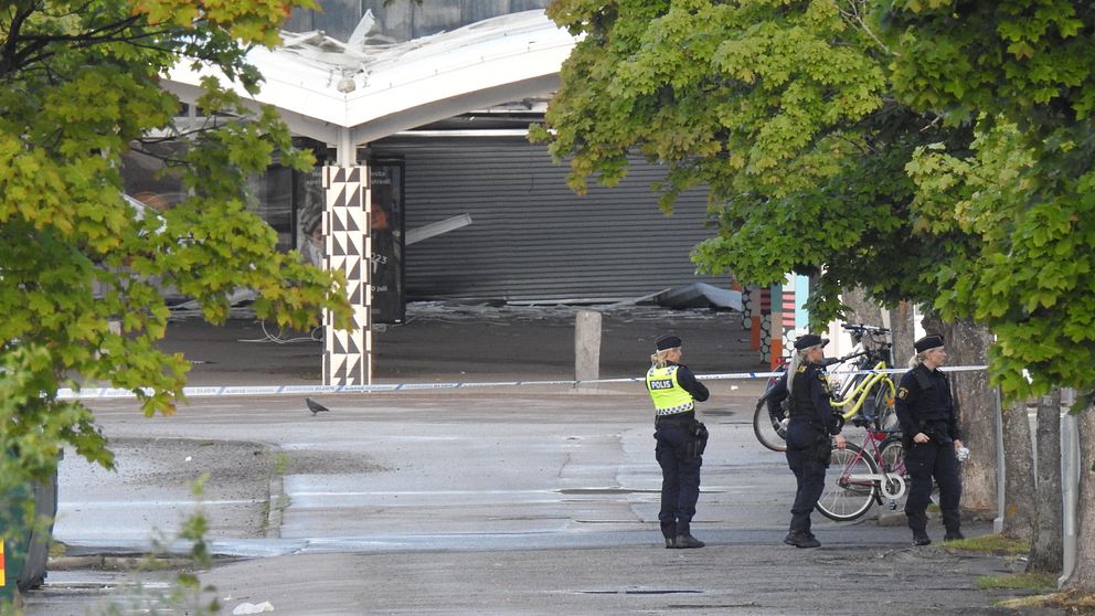 poliser sprängd restaurang Skäggetorp Linköping
