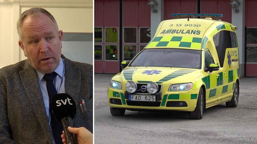 Till vänster står en man i kostym framför en microfon, till höger en ambulans