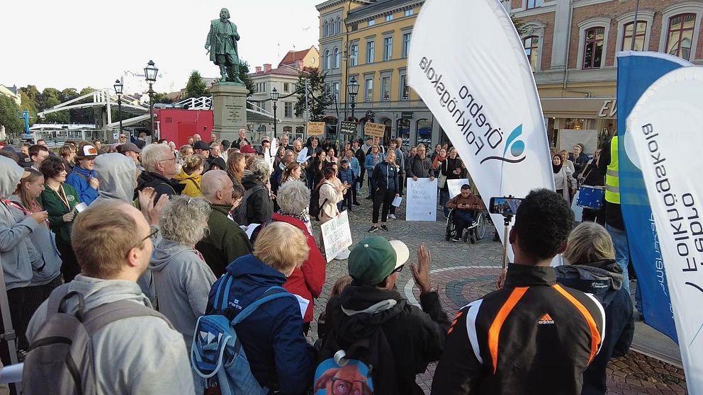 Demonstration på Stortorget i Örebro