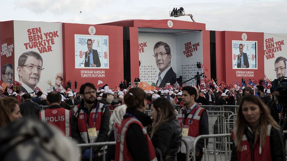 AKP är det styrande parti i Turkiet som hoppas på nytt förtroende i det kommande valet och är det parti med överlägset störst resurser.
