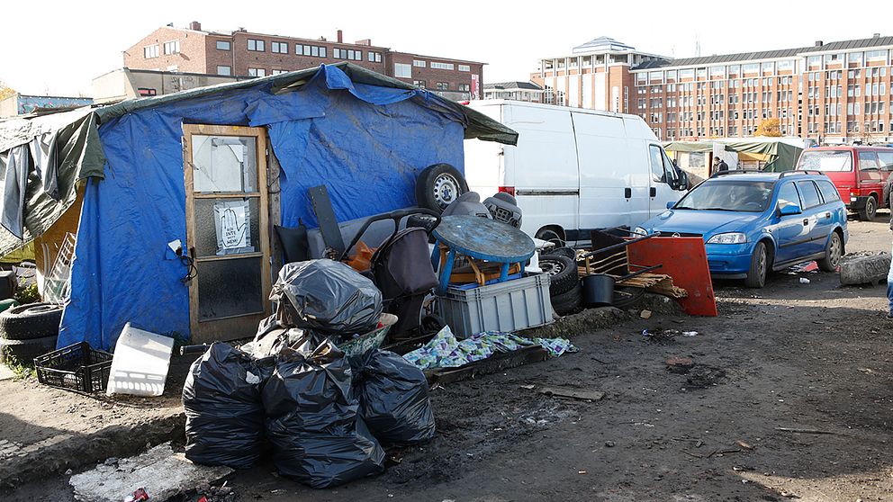EU-migranternas läger på Industrigatan i Malmö ska utrymmas senast i eftermiddag.