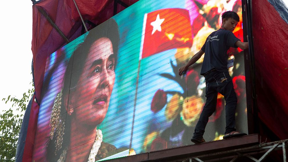 Aung San Suu Kyi får egen majoritet i Burma med sitt parti.