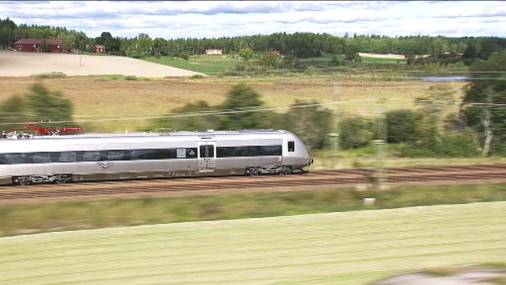 bild på tåg ostlänken