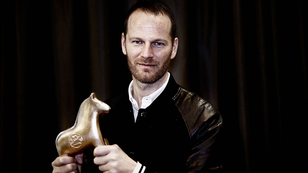 Joachim Trier mottar Bronshästen för bäst film på festivalen.