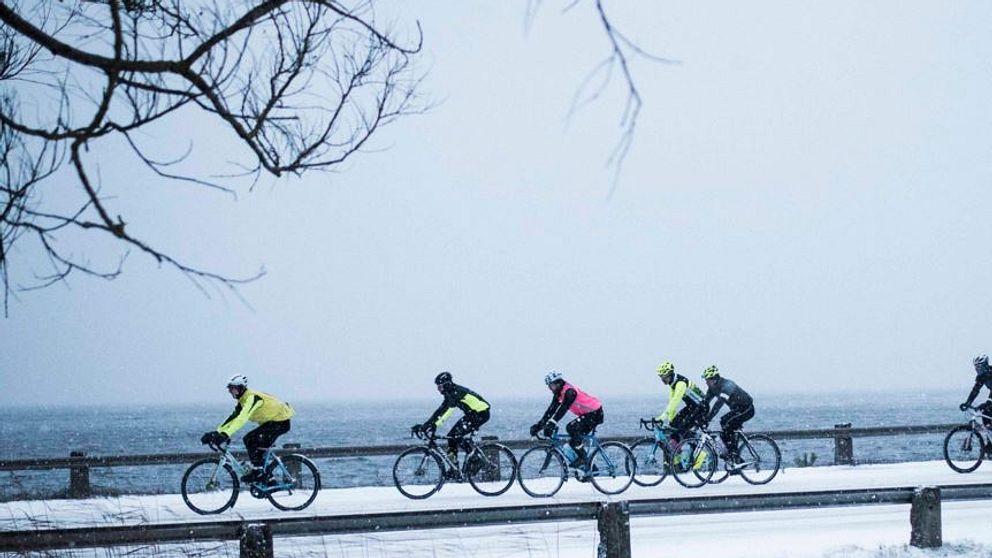 Vättern runt i snö | SVT Nyheter