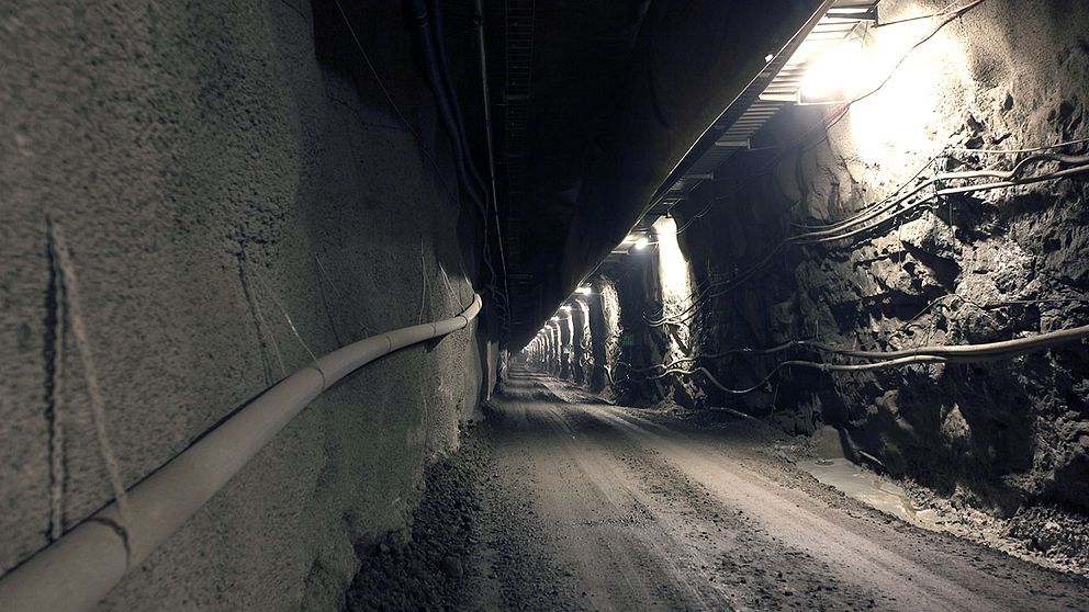 Suomen hallitus on päättänyt ydinjätteiden säilyttämisestä peruskalliossa ainakin 100 000 vuotta. Tässäydinjätteiden loppusijoituspaikka Onkalo.