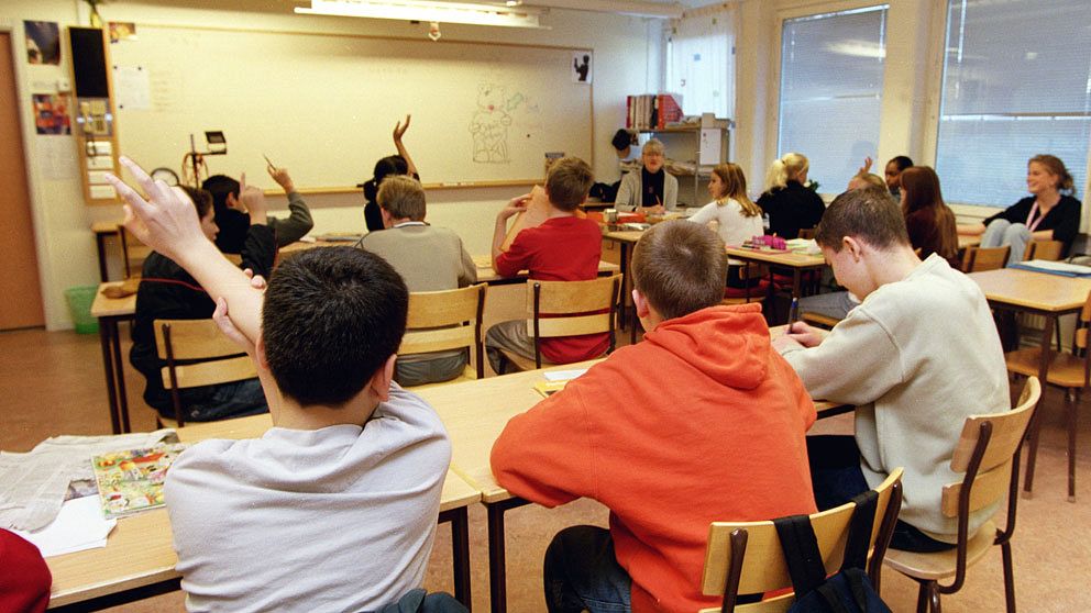 Betygsgapet mellan flickor och pojkar ökar i högstadieskolan.