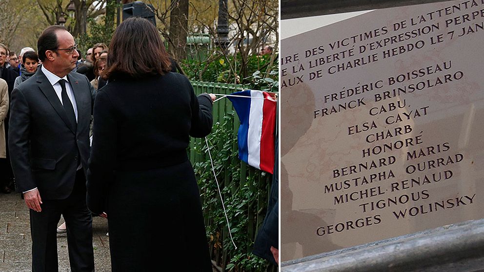President François Hollande och borgmästare Anne Hidalgo avtäcker en plakett till minne av polisen Ahmed Merabet. Till höger plaketten till minne av offren inne på Charlie Hebdo, med det felstavade namnet Wolinski längst ner.