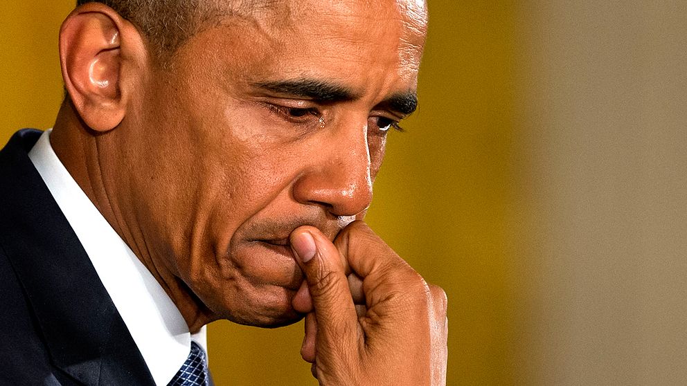 President Barack Obama i tårar när han talade om förstaklassare som sköts till döds i en skolmassaker i USA.