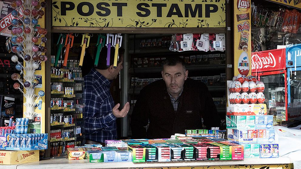 Halil Peltek i sin kiosk