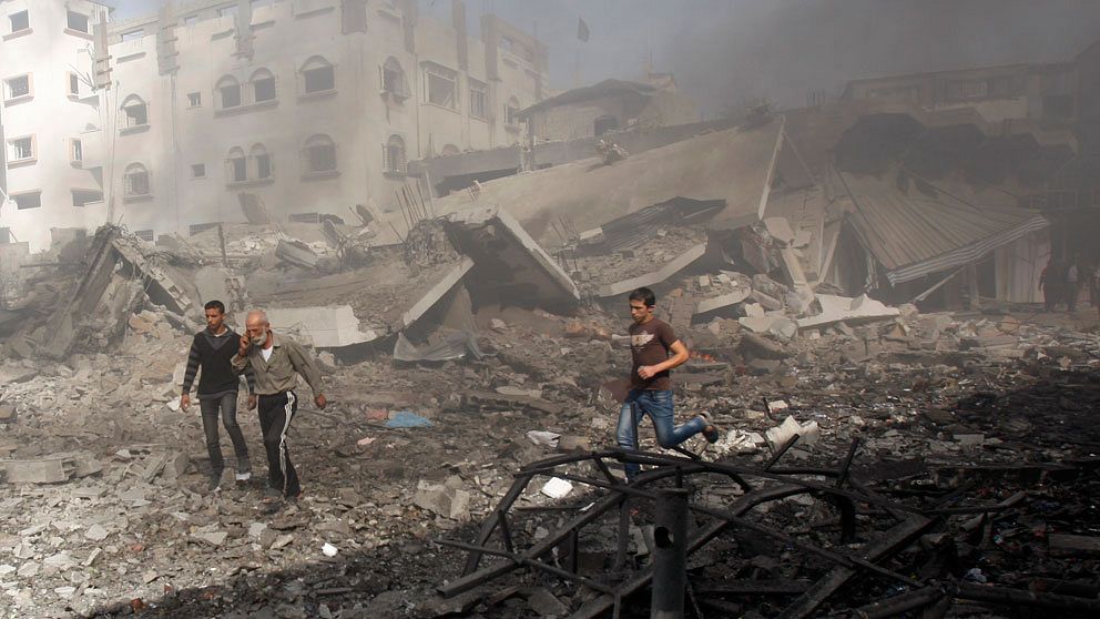 Ett attackerat område i Gaza City söndag 18 november. Foto: Scanpix