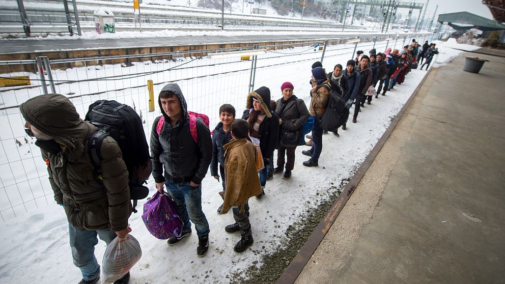 Flyktingar anländer till Passau i Bayern.