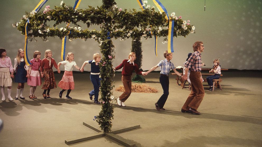 Barn från Järfälla folkdansgille 1978