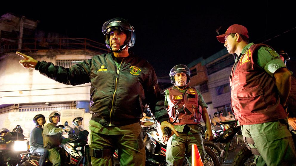 Militär har kommenderats ut till Petare, en av de allra farligaste stadsdelarna i Caracas.