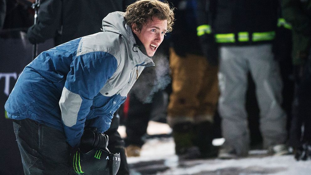 Sven Thorgren deppar efter att ha kraschat i finalen på Snowboard Big Air under X Games.