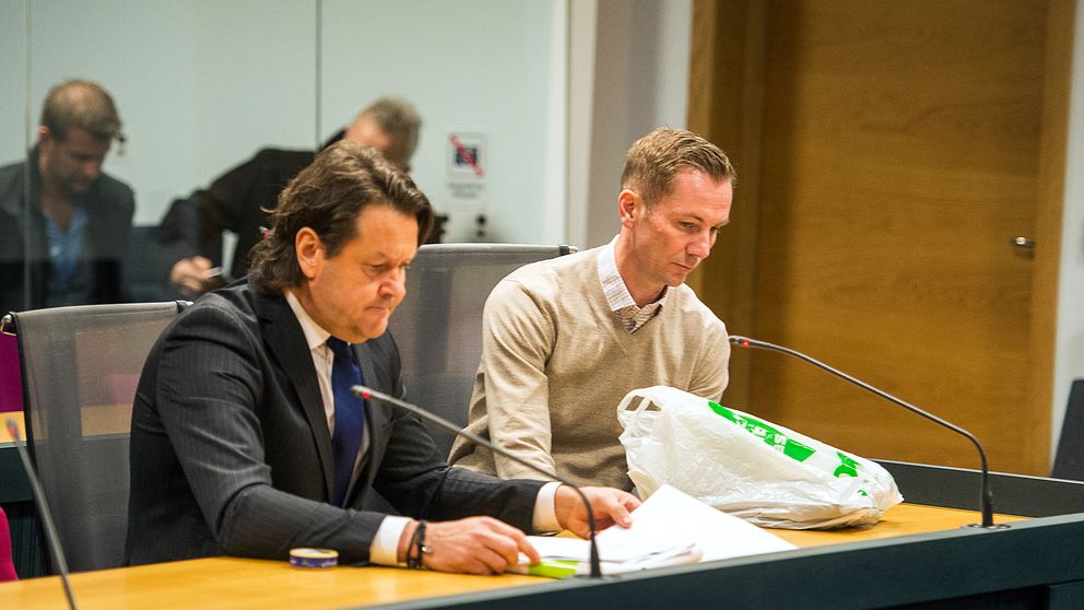 Rättegångförhandlingar i misshandelsåtalet mot Växjö Lakers sportchef Henrik Evertsson i Växjö Tingsrätt.
