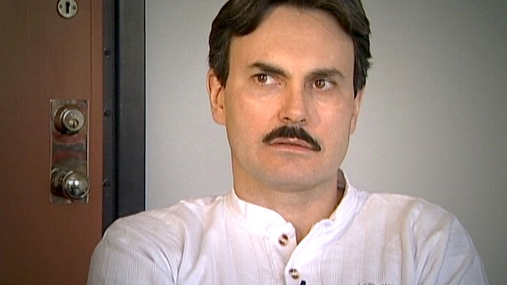 Lasermannen, John Ausonius, på Kumlaanstalten 2001.