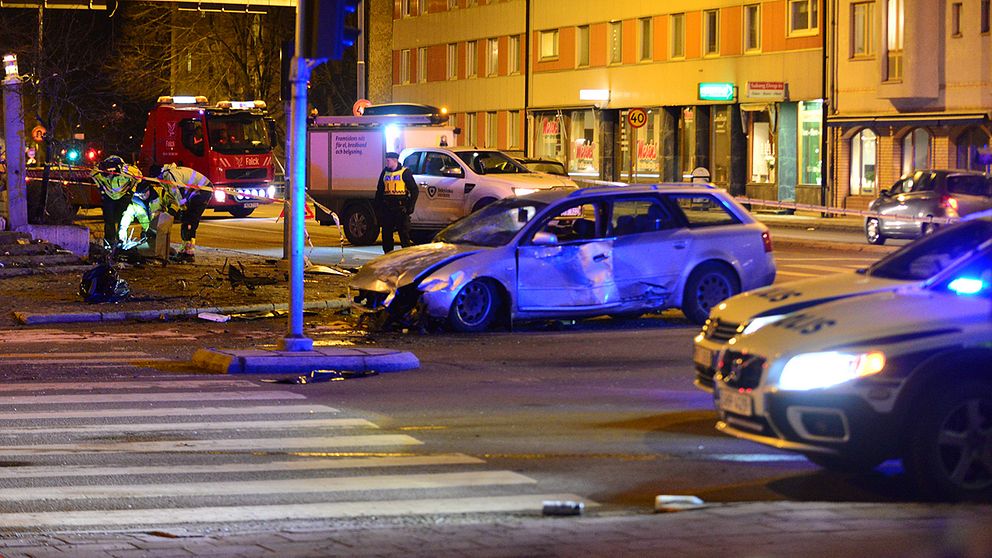 En kvinna i 60-årsåldern har blivit ihjälkörd på en trottoar i centrala Linköping.