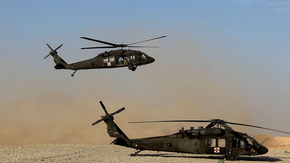 Amerikanska helikoptrar lyfter efter ett uppdrag i Helmandprovinsen i Afghanistan. Arkivbild.