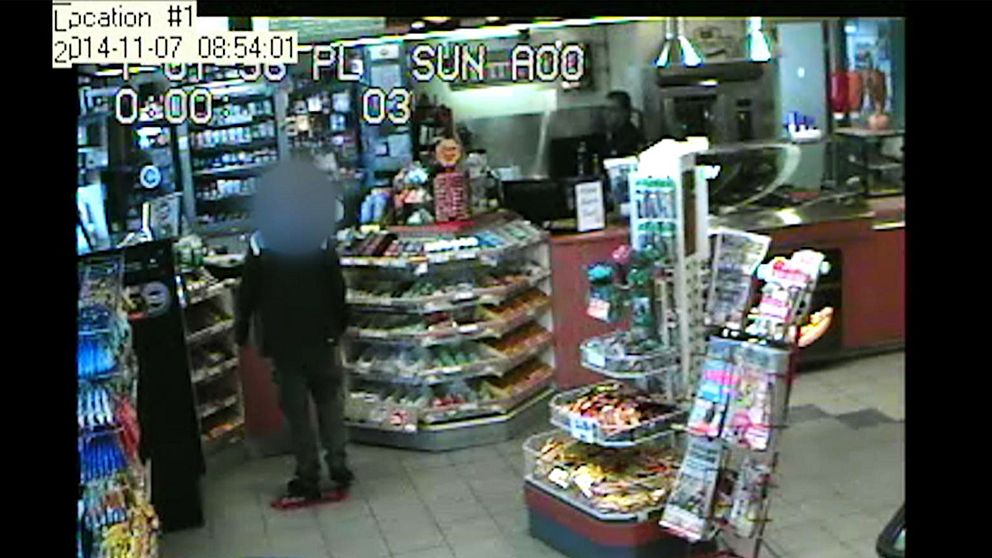 Övervakningsbilder från en bensinstation.