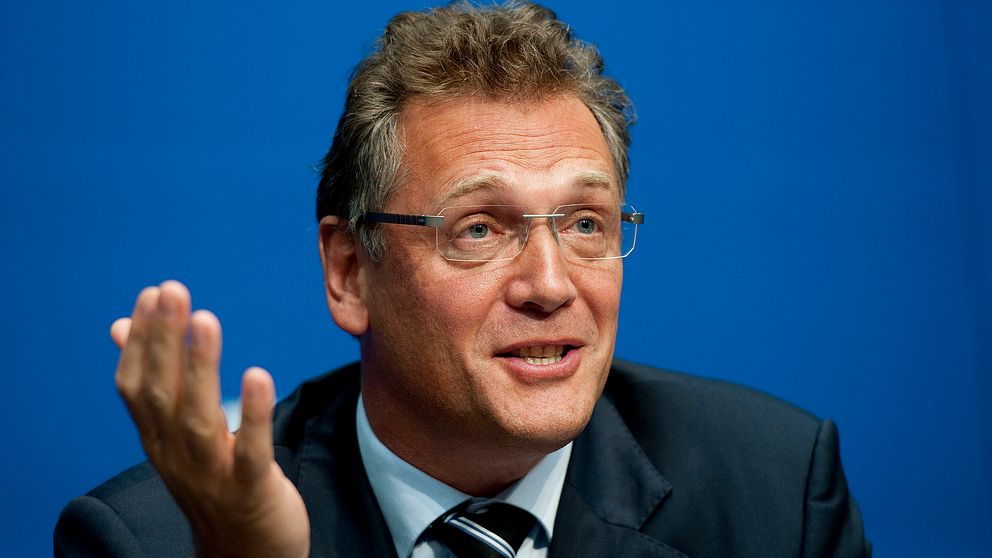 Den före detta generalsekreteraren i FIFA, Jérôme Valcke, stängs av i tolv år.