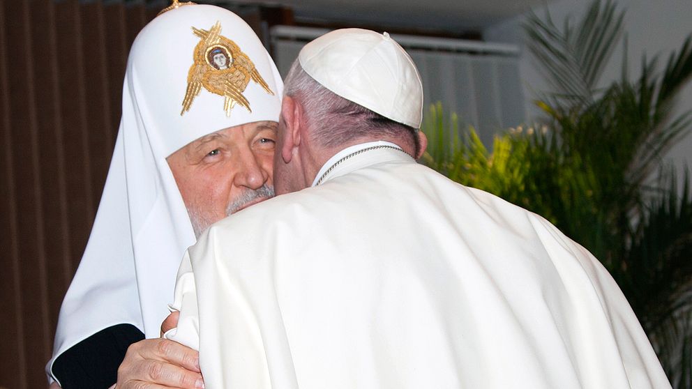 Ledaren för ryskortodoxa kyrkan patriarken Kirill i det historiska mötet med påven Franciskus i Kuba.