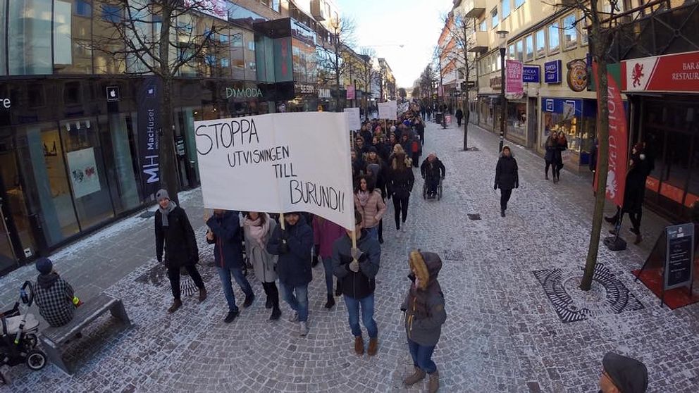 Demonstrations i centrala Jönköping mot utvisningen av en 18-årig flicka.