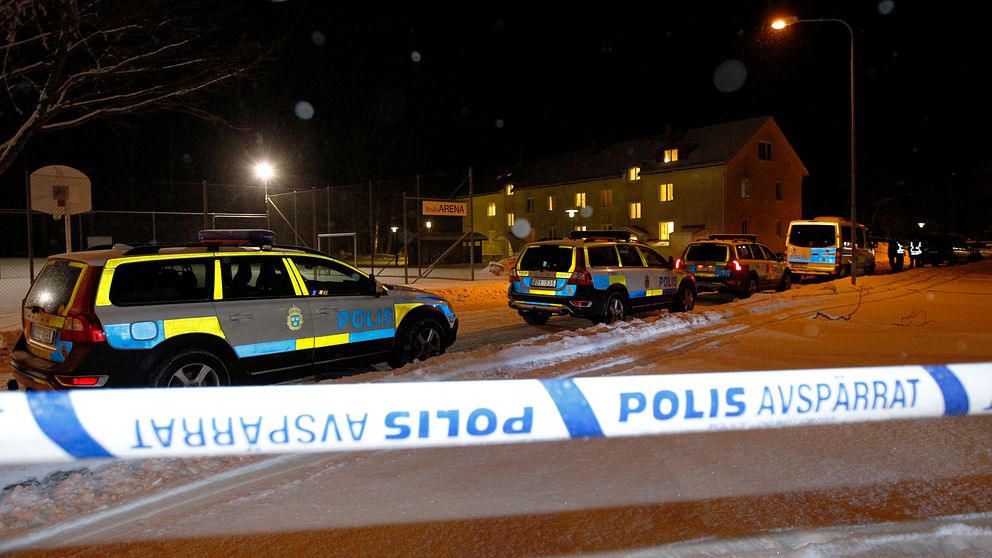 Polis på plats i Ljusne efter mordet.