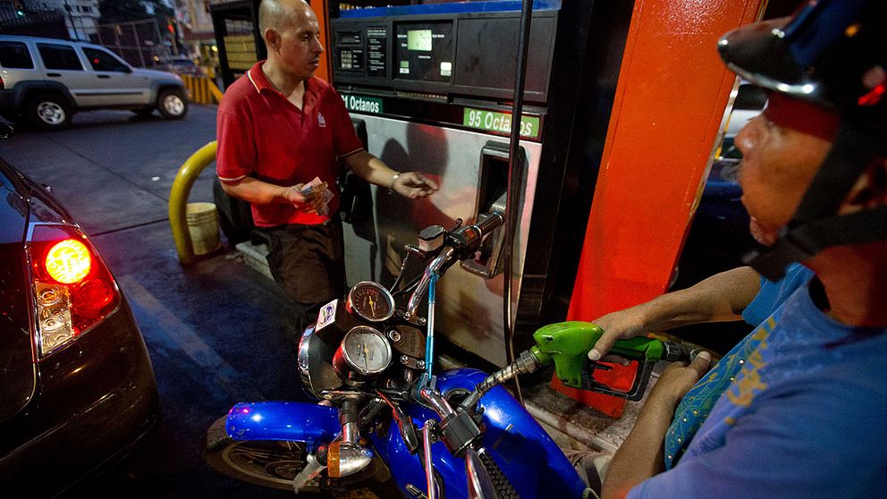 Venezuela höjer bensinpriset – från 7 öre till 6 kronor