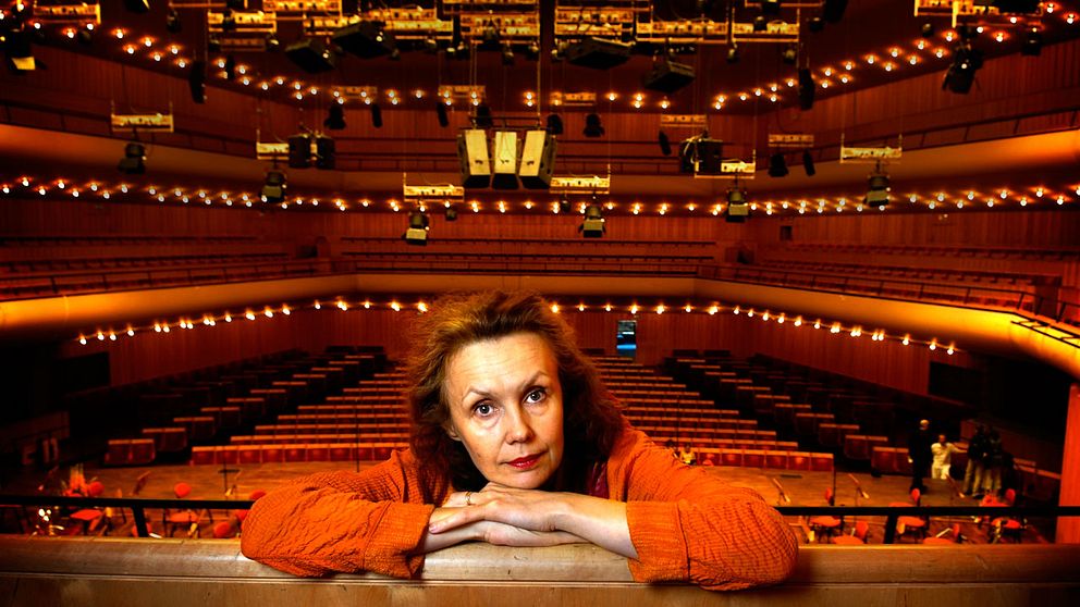 Kompositören Kaija Saariaho, här vid ett besök i Berwaldhallen, är den första kvinnan på över hundra år som får en opera uppsatt på Metropolitan i New York.