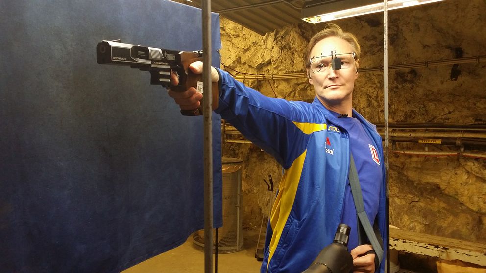 Pistolskytten Joackim Norberg siktar mot Rio och Paralympics. Han tränar överallt – på skjutbanan, hemma och på kontoret.