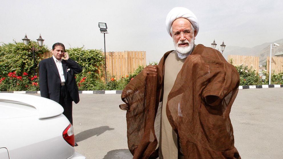 Iranske oppositionsledaren Mehdi Karroubi, som suttit i husarrest sedan 2011, menar at tett högt valdeltagande ökar chansen för den reformvänliga rörelsen.