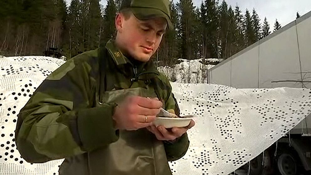 Ingen strid utan mat. Ja, så kanske talesättet skulle kunna vara inom den militära världen.