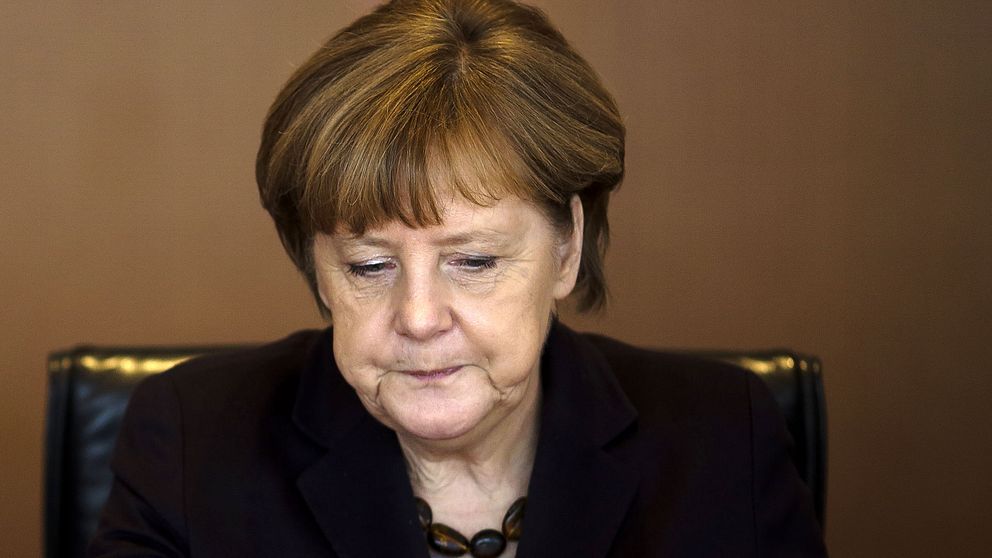 Tre ödesval väntar Angela Merkel på söndag