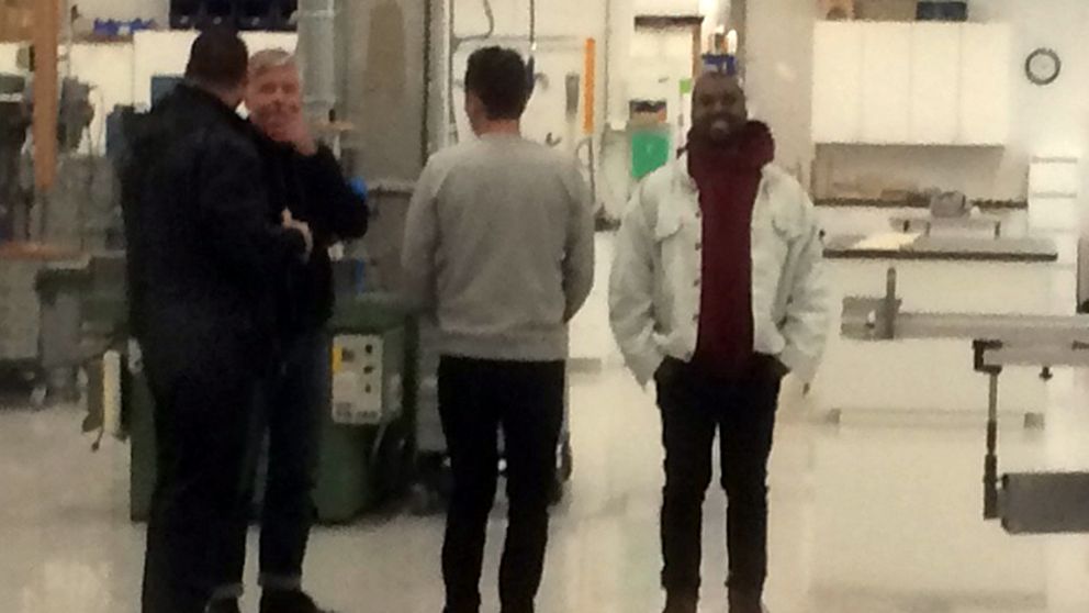 Världsstjärnan Kanye West besökte Ikea i Älmhult.