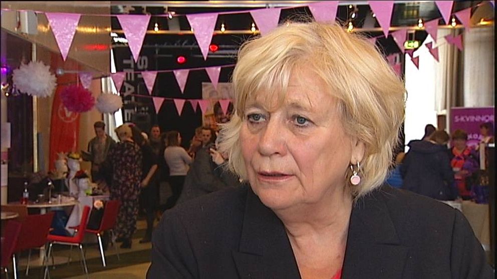 Margareta Winberg försvarar polisen.