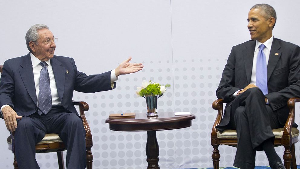 Raúl Castro och Obama träffades första gången i april 2015